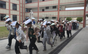 仇湖初中开展地震应急疏散演练