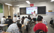铭记历史，警钟长鸣