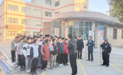 仇湖初中：校园防暴演练，守护安全防线